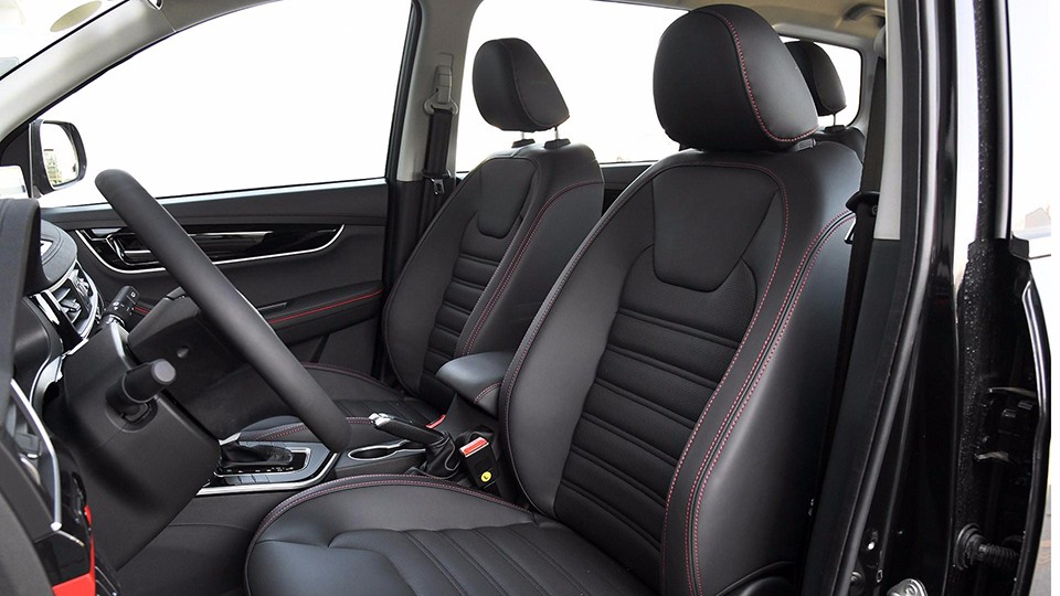 Dongfeng SUV SX6 Essence intérieur